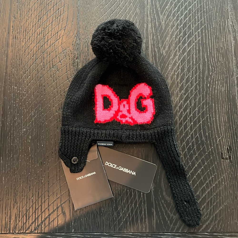 D&G Queen winter Pom Pom hat